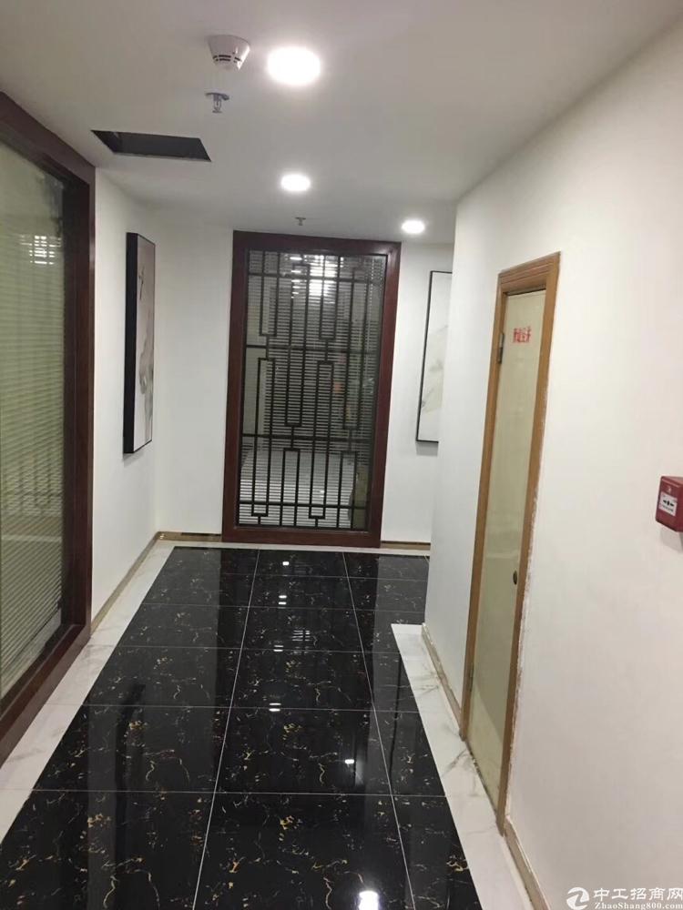 )横岗地铁口物业 带精装 户型方正 招商直租 可挑选