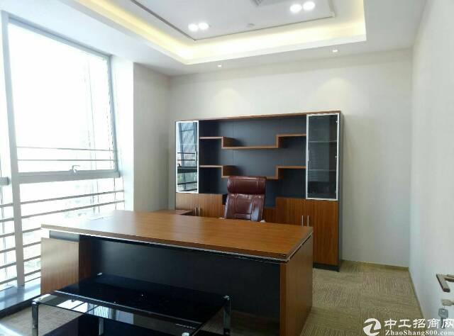 贾级写字楼精装修带家私,朝向南,采光好