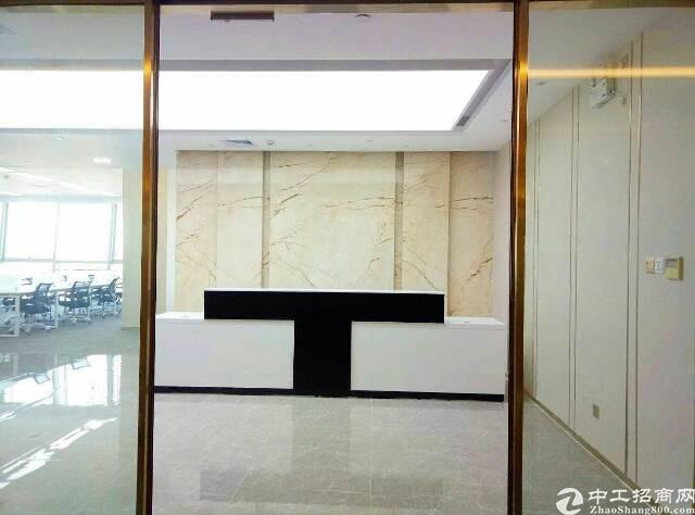 贾级写字楼精装修带家私,朝向南,采光好