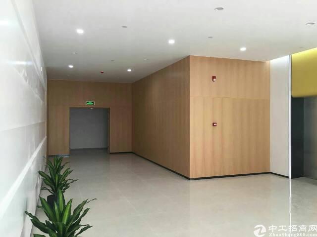 清湖地铁站附近精装写字楼78㎡起租