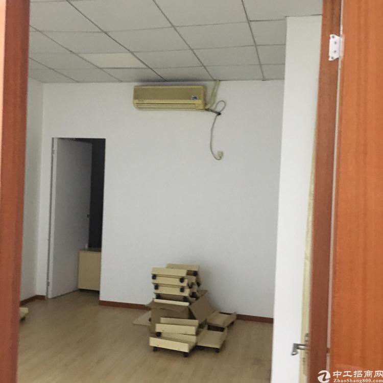 应人石楼上新出700平精装修,拎包办公