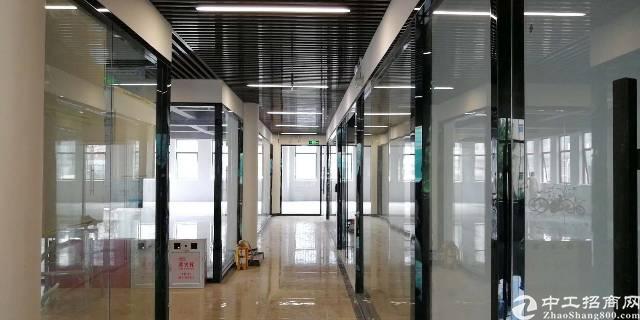 龙胜地铁口500米处精装修办公室招租52-92-142大小分