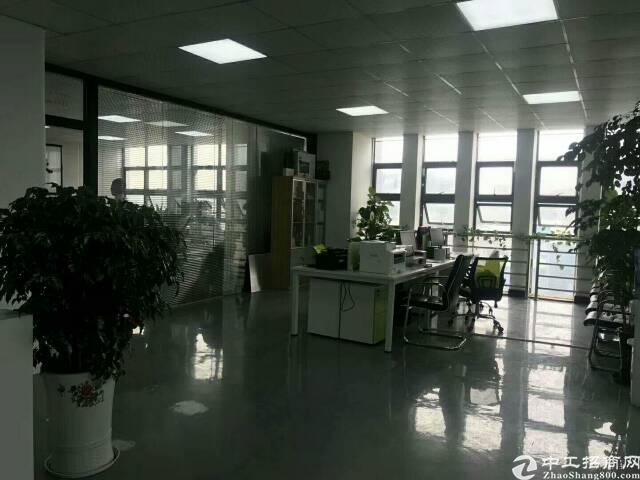 公明南环路旁新出楼上带豪华装修写字楼580平方