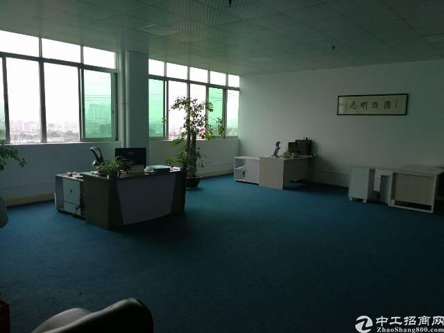 龙岗新出地铁口精装写字楼大小可分租!