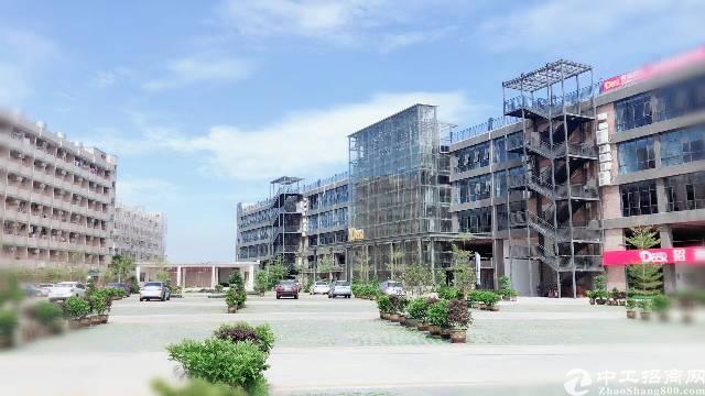 双地铁口附近车位充足,50到500大小格应有全新写字楼招租