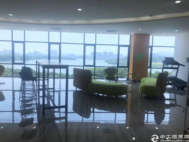 双地铁口附近车位充足,50到500大小格应有全新写字楼招租