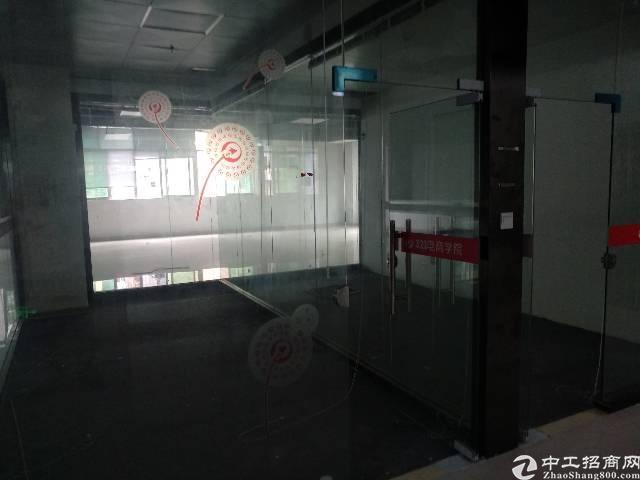 龙胜地铁站附近新出带装修可分小面积