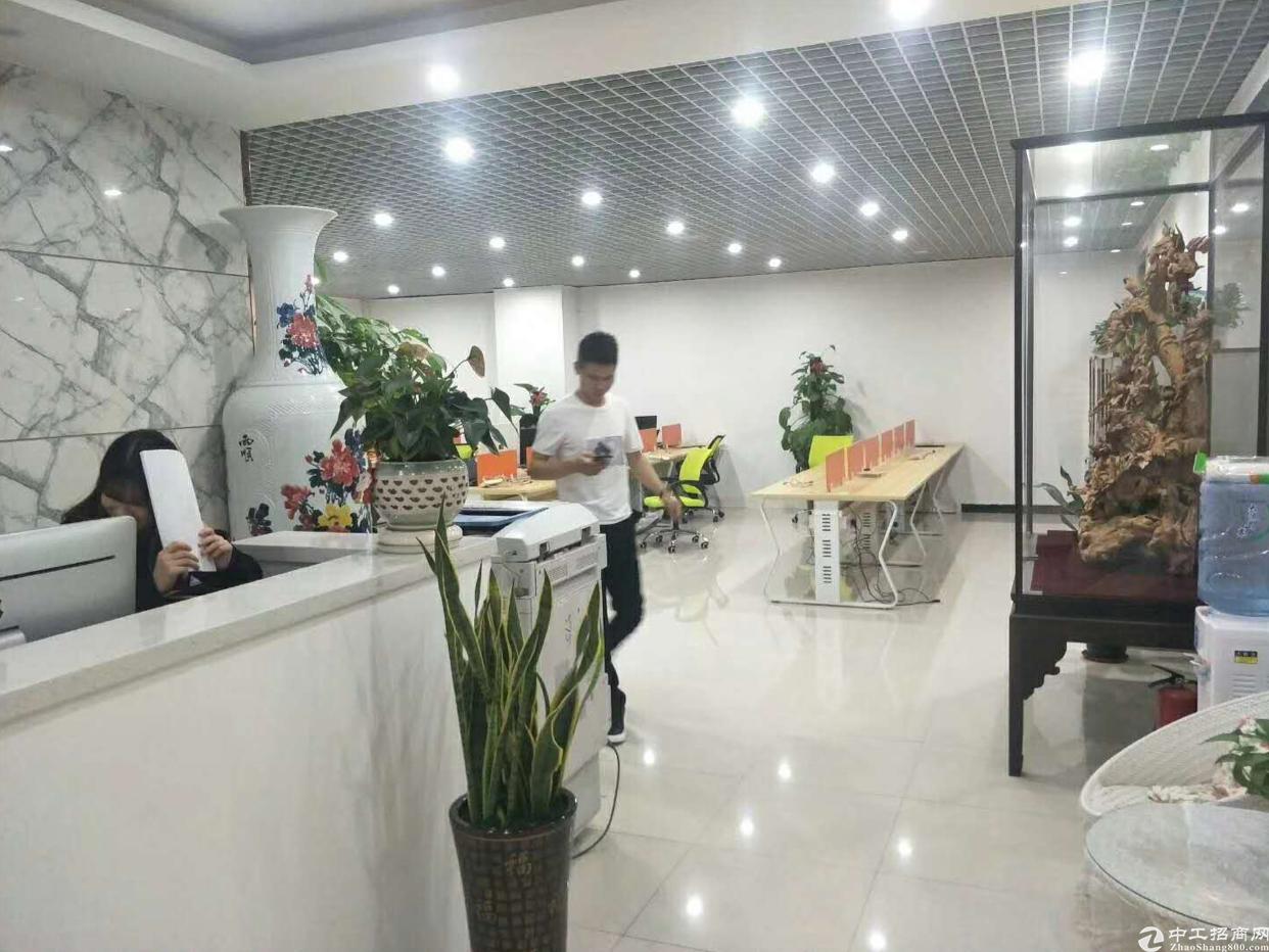 清湖地铁口632平物业直租