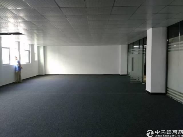 超值福永地铁口40平方带办公用品招租