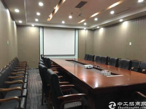 龙华区油松东环一路稀缺面积102平带家私空调。