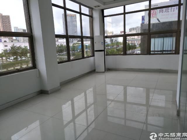 龙华区油松东环一路稀缺面积102平带家私空调。