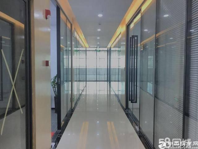 翻身地铁口附近金宝大厦80平