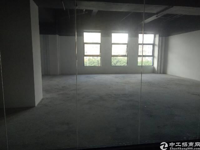 福永107国道靠机场精装写字楼特价出租,面积大小可分