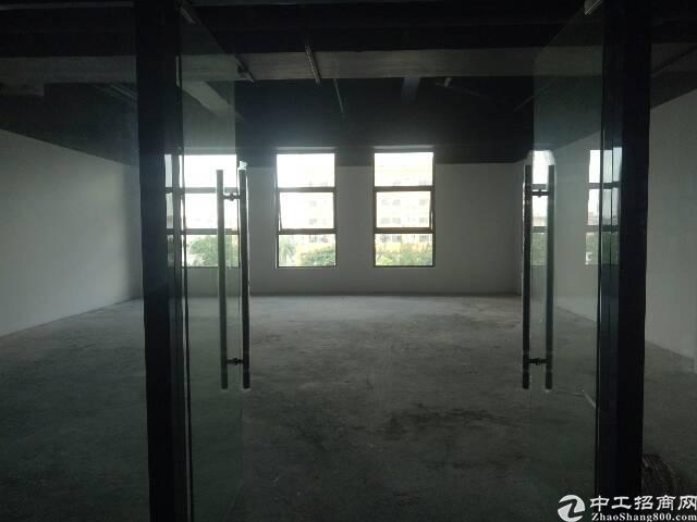 福永107国道靠机场精装写字楼特价出租,面积大小可分