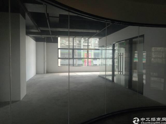 福永107国道靠机场精装写字楼特价出租,面积大小可分