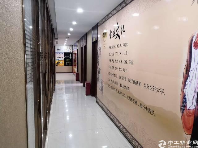 龙城地铁站附近新出写字楼500平精装修带家私