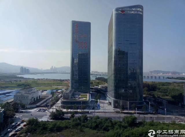 宝中前海时代广场,双地铁口。