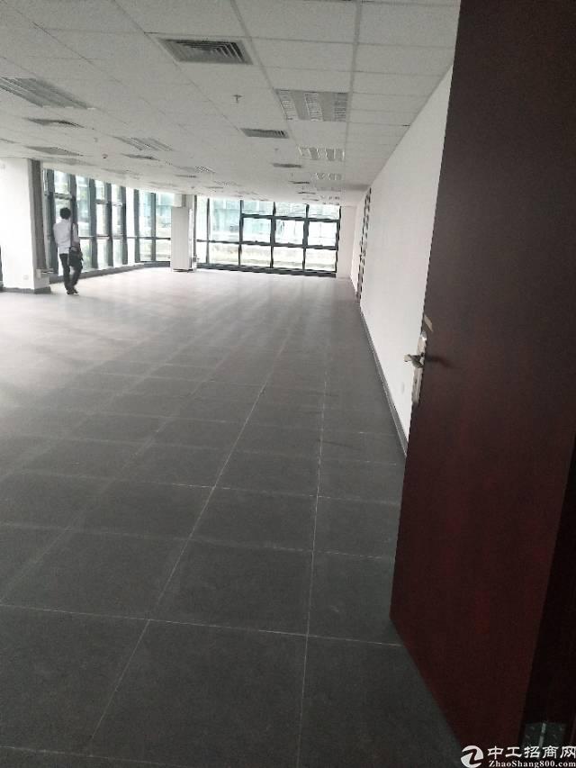 出租福永西乡T3机场简装写字楼停车位充足