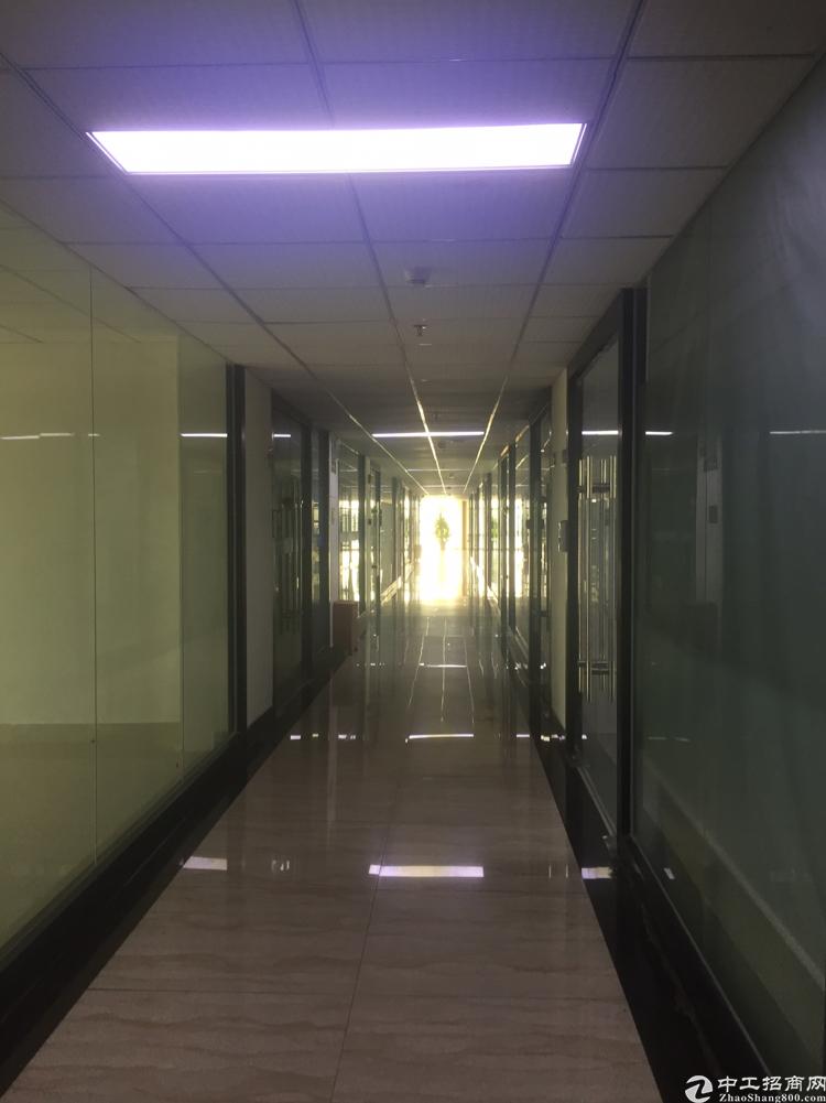 福永桥头东海百货楼上精装带隔间98平 面积实在