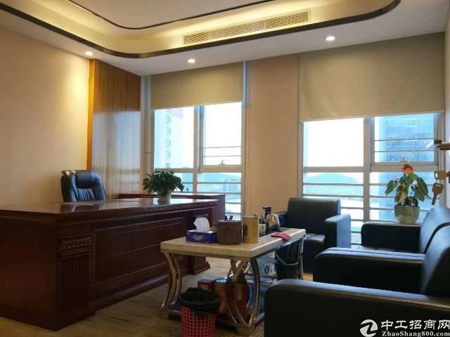 5号宝华地铁口A2出口685招租