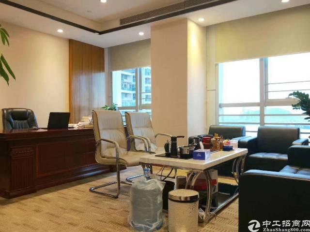 5号宝华地铁口A2出口685招租