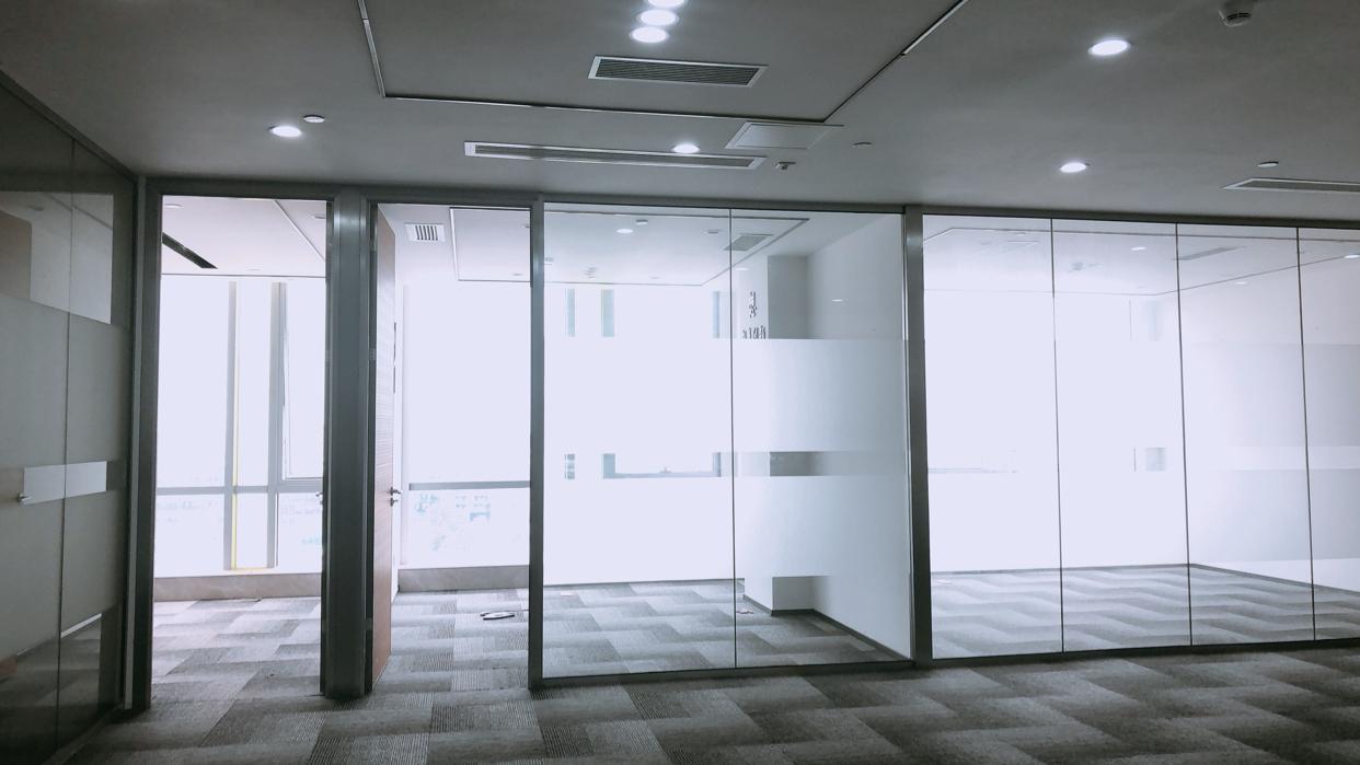 宝安大道福永地铁口大型商业性精装修写字楼期待您的入驻