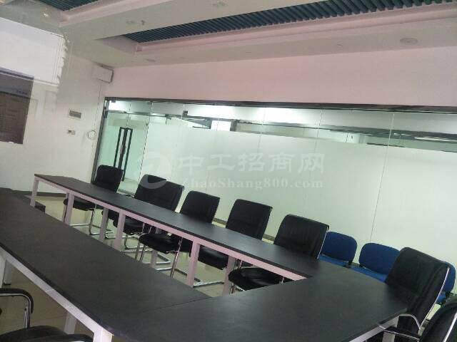 福永地铁口A出口全新精装写字楼属于创客型都是小面积任选6
