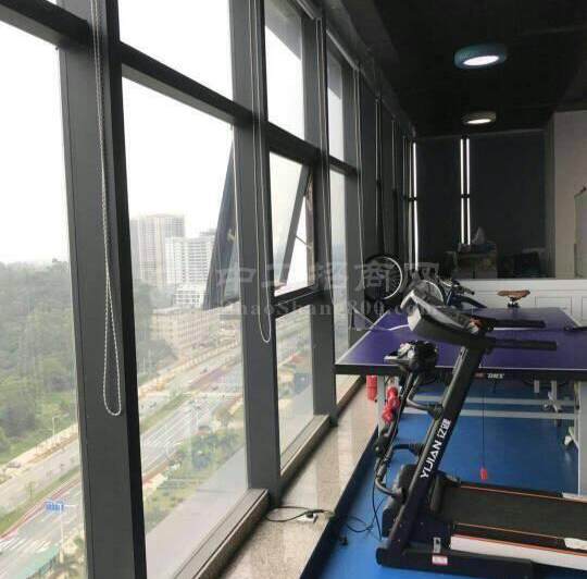 增城区科技园高层精装办公室拎包入住三面落地玻璃1