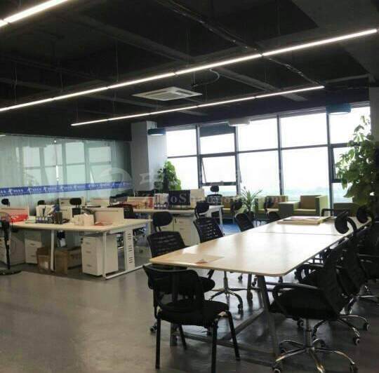 增城区科技园高层精装办公室拎包入住三面落地玻璃3
