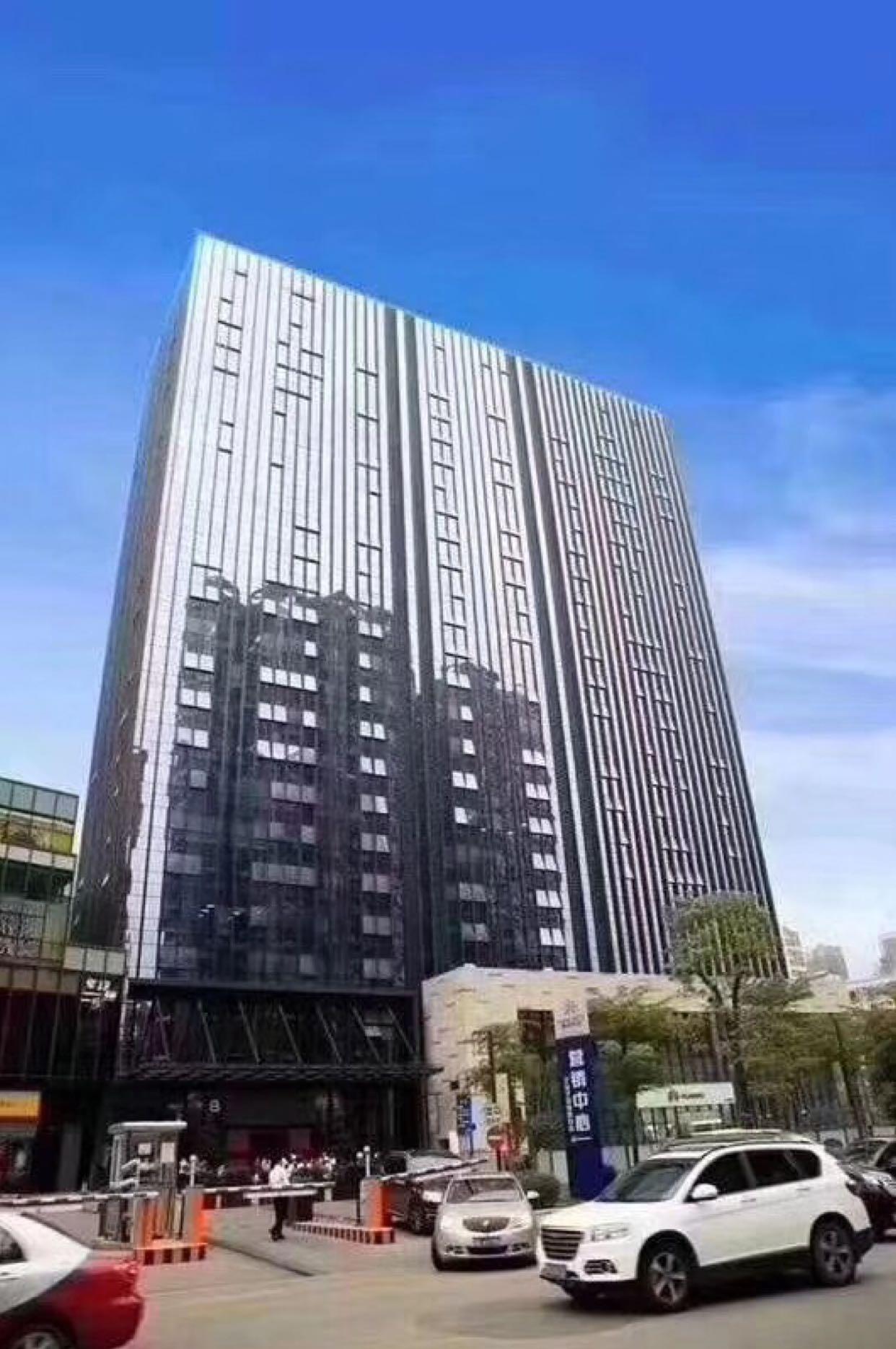 龙华中心地铁600米龙华汽车站旁边65平办公室50/平出租带