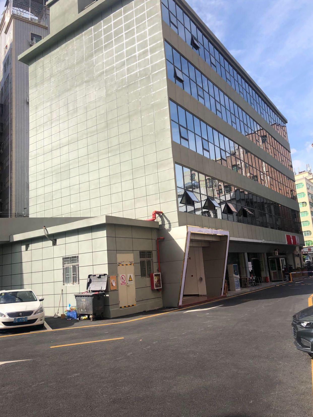 平方大小  所在区域:广东 深圳 龙岗 坂田 出租总面积:3000平米办公室