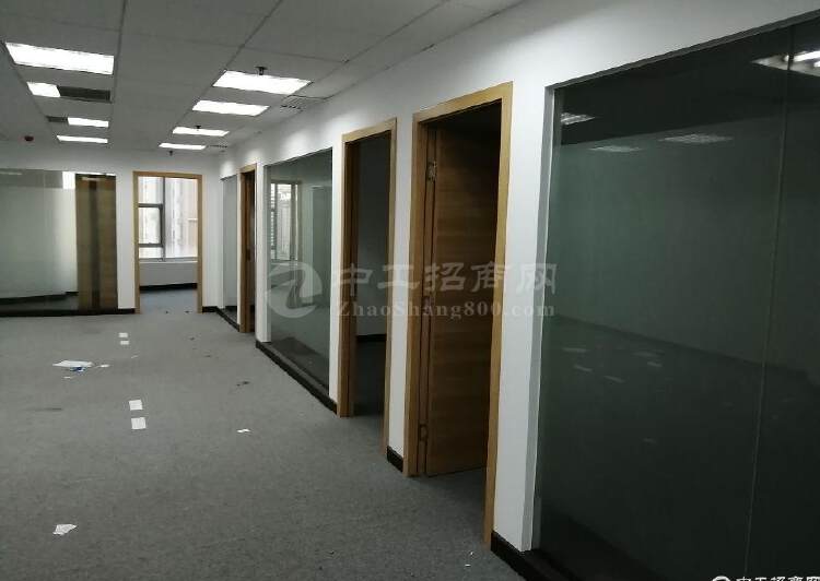 越秀区区庄地铁站150平方全新装修办公室采光好8