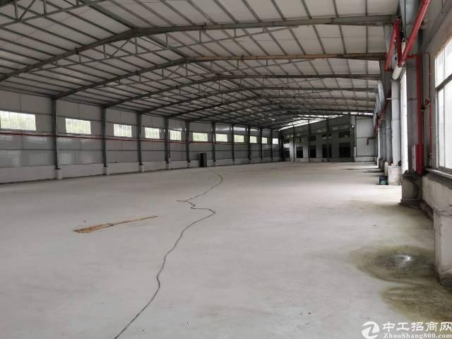 厚街镇宝塘村105国道旁独院仓库11000，可分租可整租。