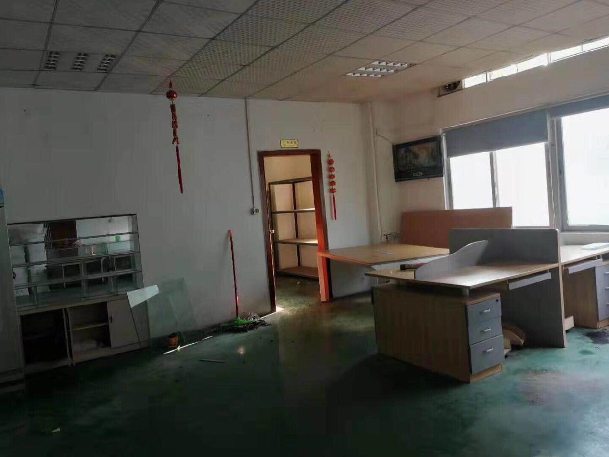 广东 深圳 龙华 龙华 出租总面积:780平米办公室面积:按需分配 仓库