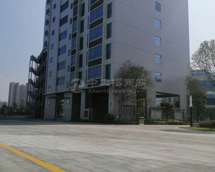 深圳市龙岗区布吉高速路口旁边甲级写字楼小面积独栋出售