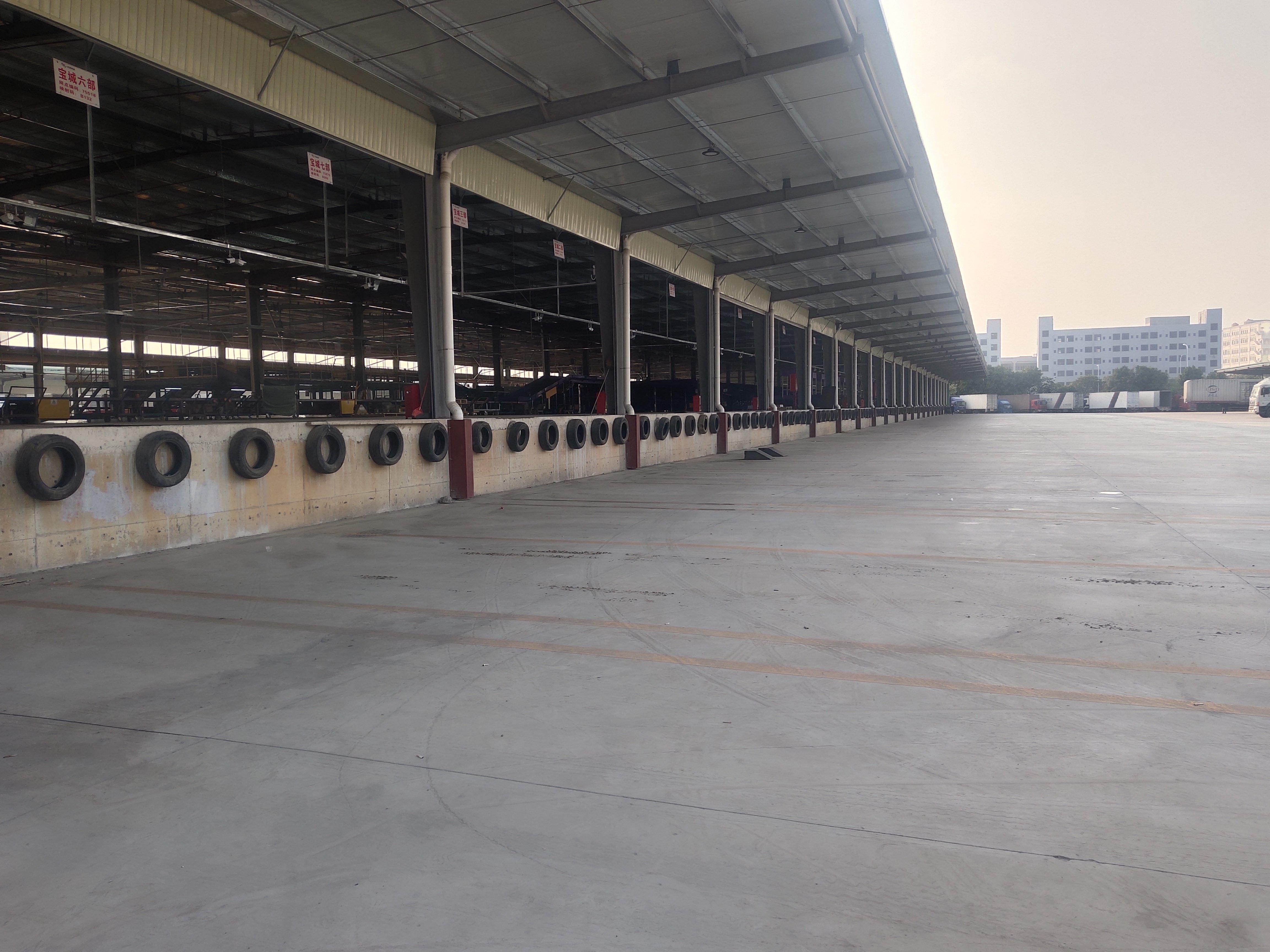 福永机场物流仓库带卸货台10000平米