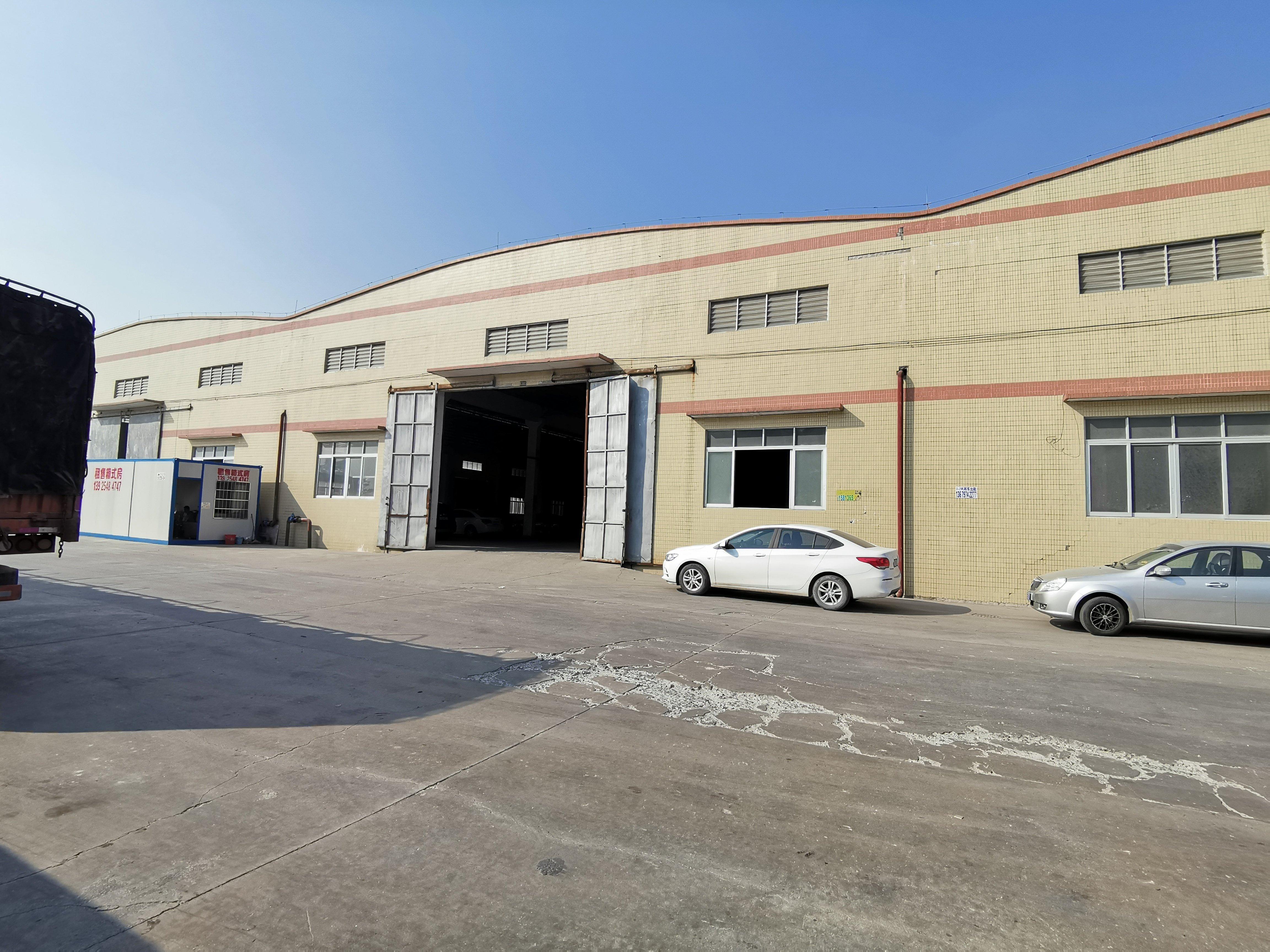 高明区荷城工业园厂房仓库出租,滴水10米适合各种行业!空地大