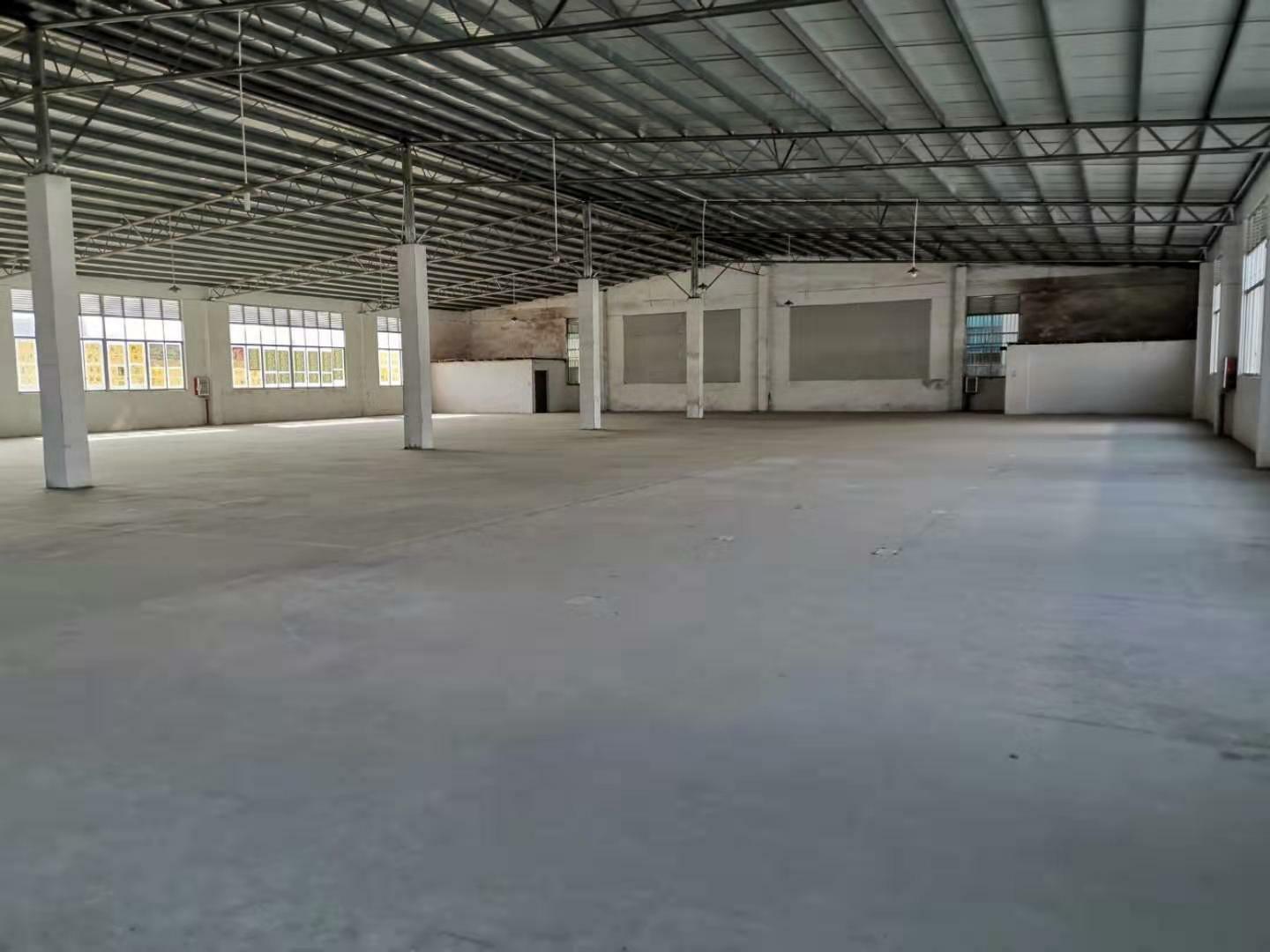 里水草场刚搬空,二三楼各1500方,仓库优先,报