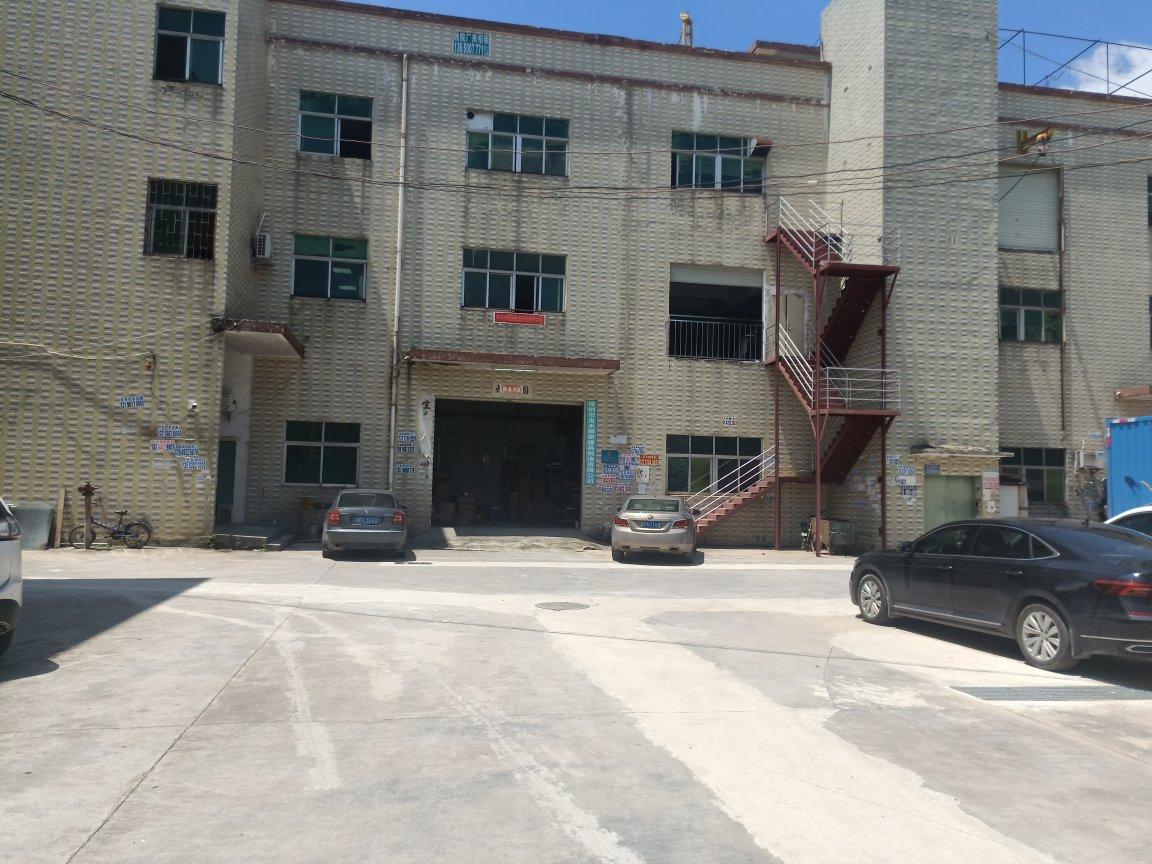 平湖新木村新出二楼整层1000平方厂房招租