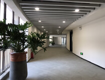 黄埔科学城创汇科技有156平办公室起租，简装修，大开间落地窗