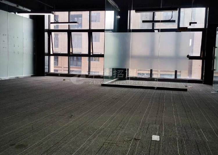 观澜高新产业园楼上精装修办公室大小面积分租3