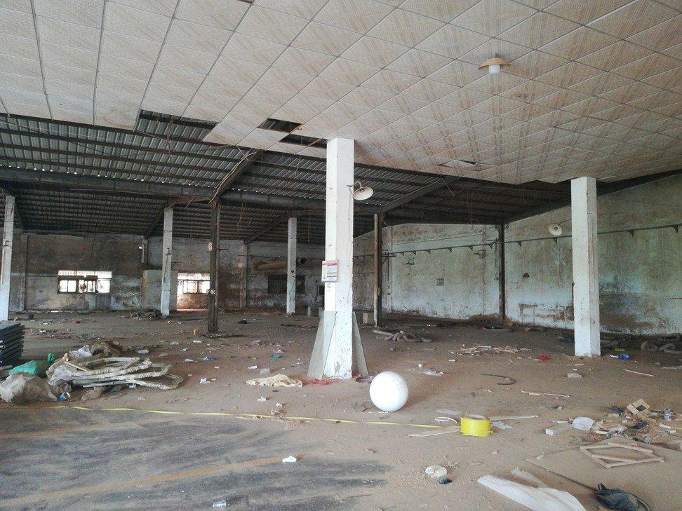 龙华原房东工业园主干道旁超大空地钢构砖墙到顶