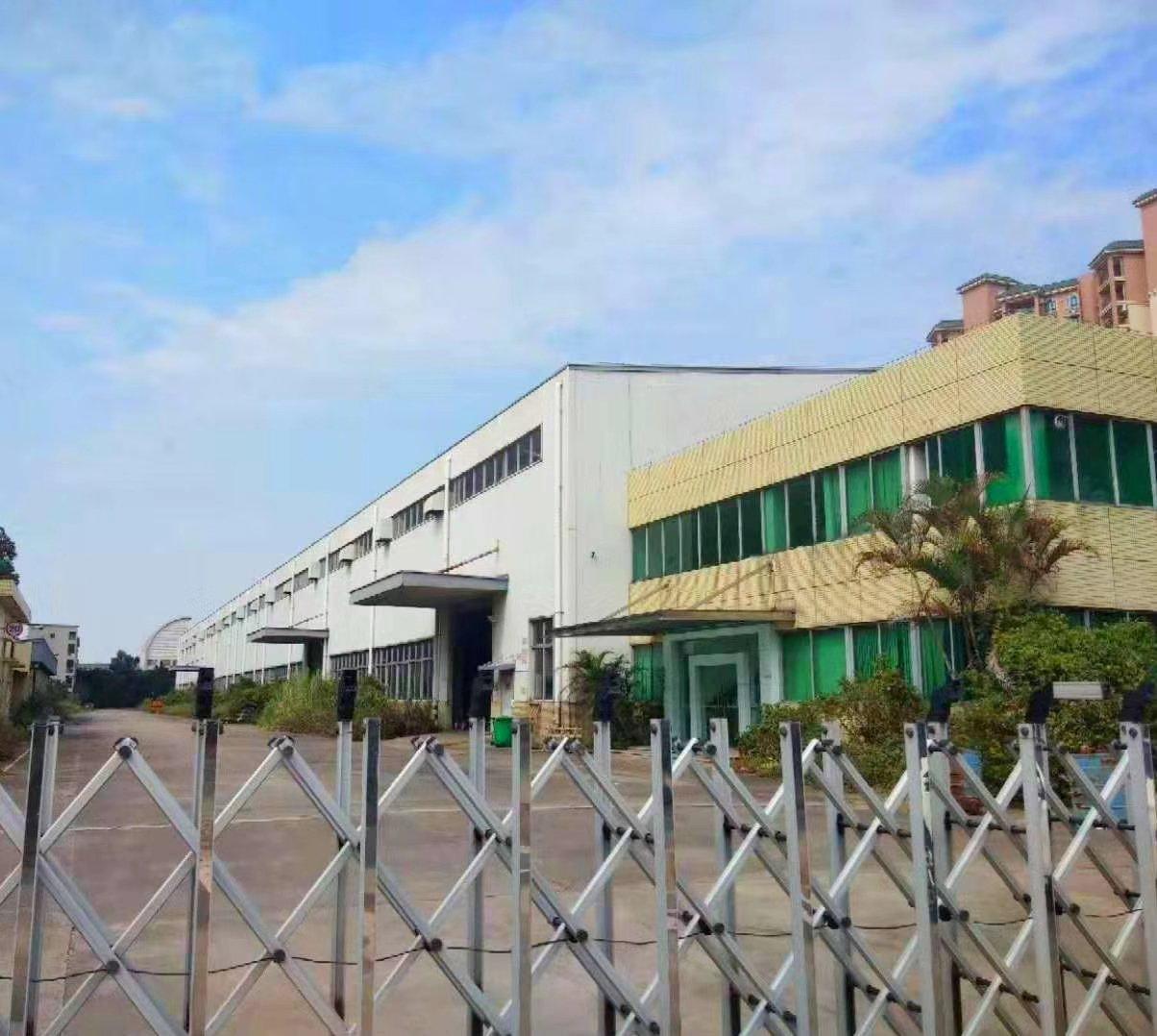 新出沿江高速出入口旁,水乡大道边,洪金路地王级仓库