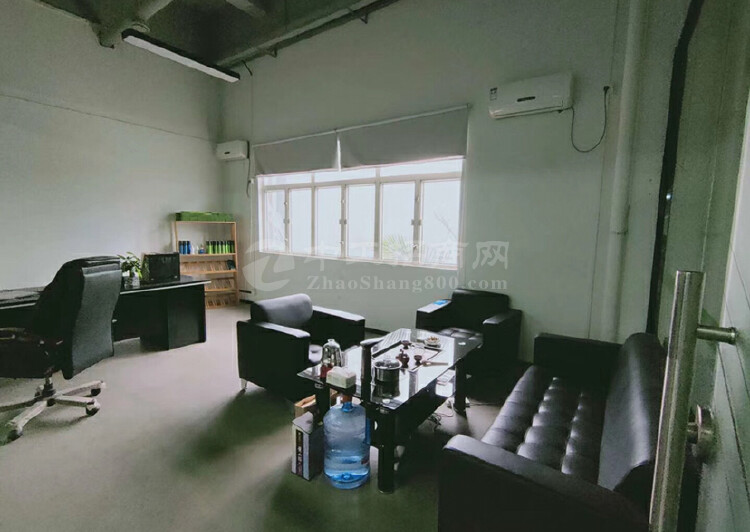 龙华清湖地铁站新出园区精装修办公室出租1388平方米家私齐全9