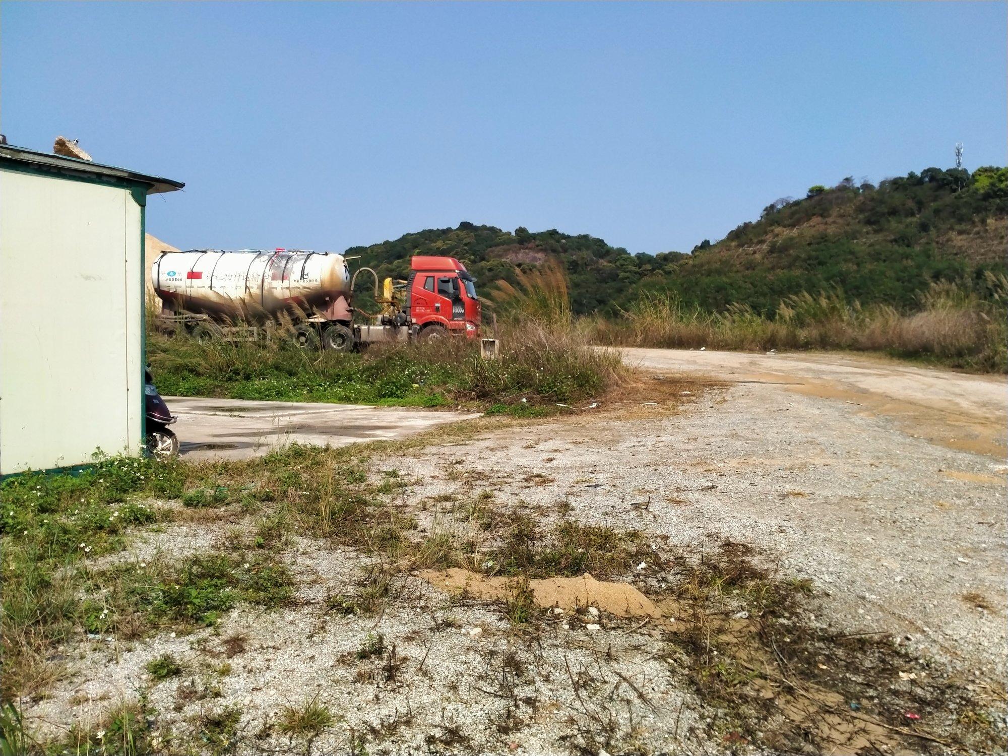 黄埔区新出空地1万平方米适合堆放停车存放3