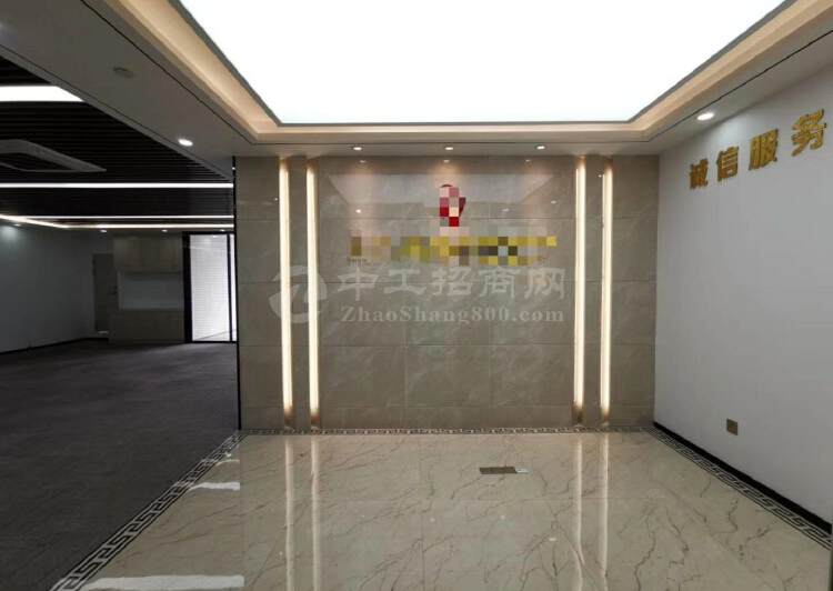 深圳龙岗地铁3号线横岗地铁站200米新出精装修写字楼252平3