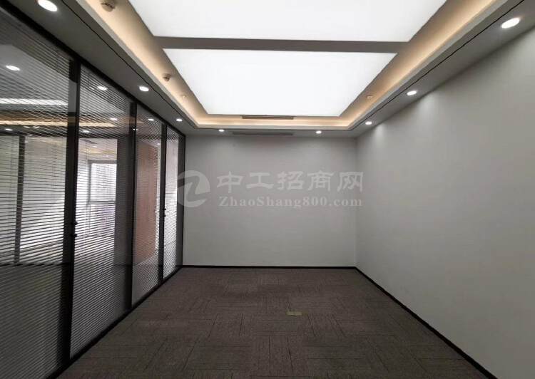 深圳龙岗地铁3号线横岗地铁站200米新出精装修写字楼252平5