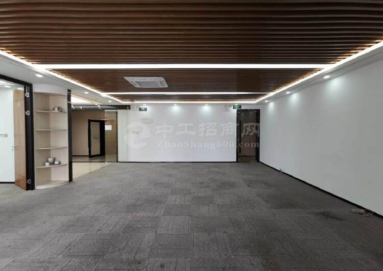 深圳龙岗地铁3号线横岗地铁站200米新出精装修写字楼252平2