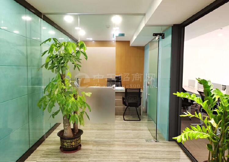 龙华清湖地铁站原业主楼上精装修带家私空调出租5