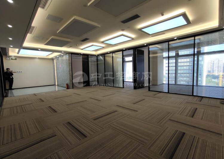 宝安中心区豪装办公室配家私空调大小面积均有2